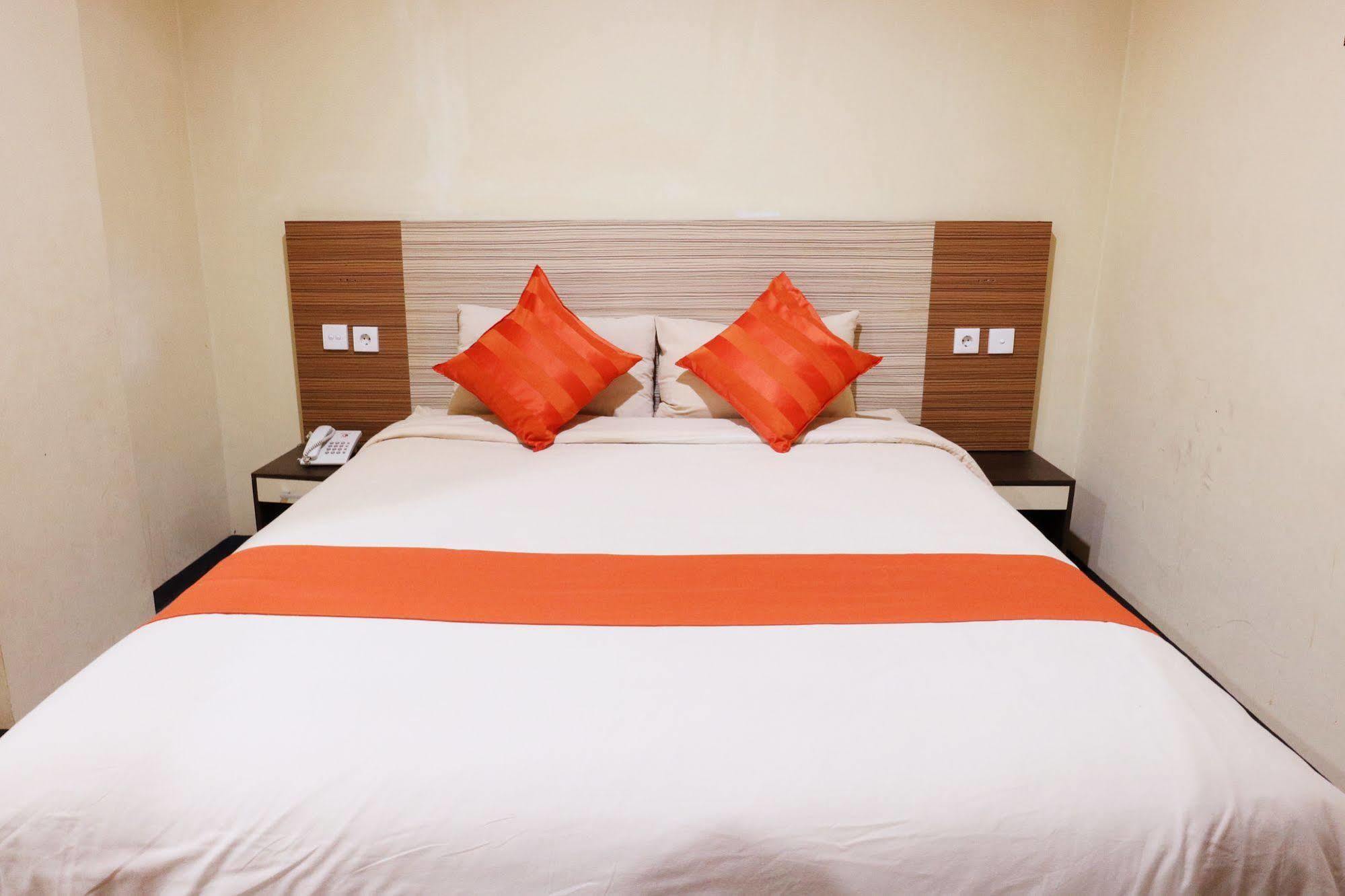Agraha Andalas Hotel Makassar Kültér fotó