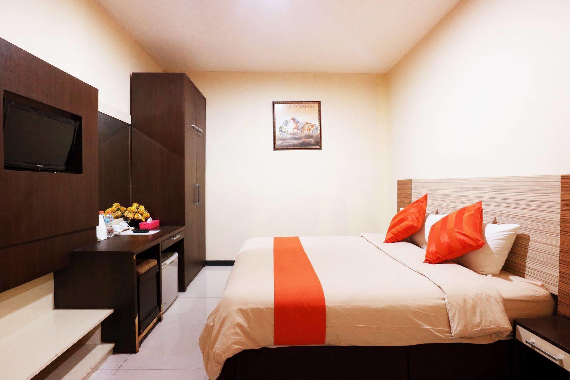 Agraha Andalas Hotel Makassar Kültér fotó