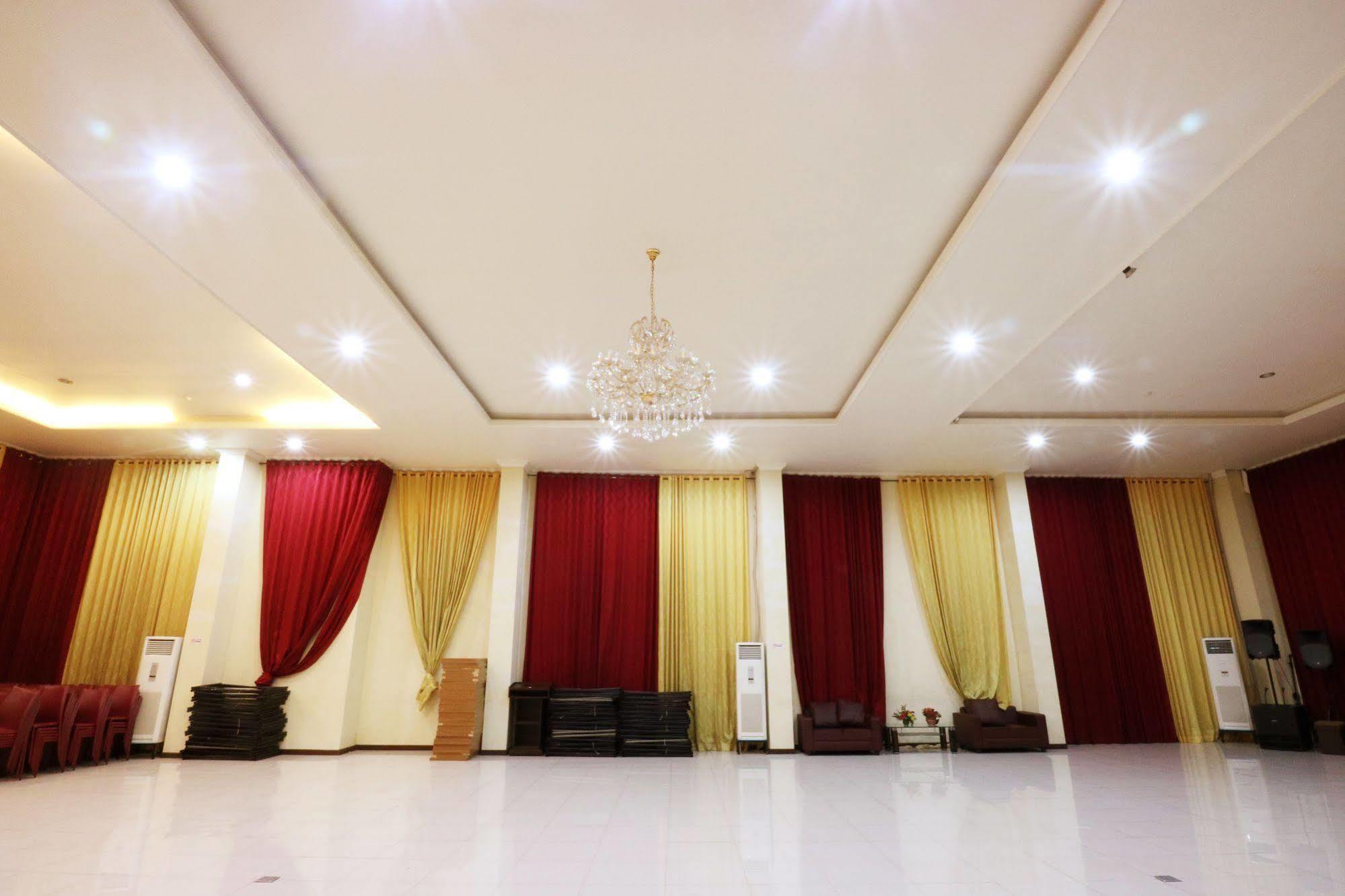 Agraha Andalas Hotel Makassar Kültér fotó