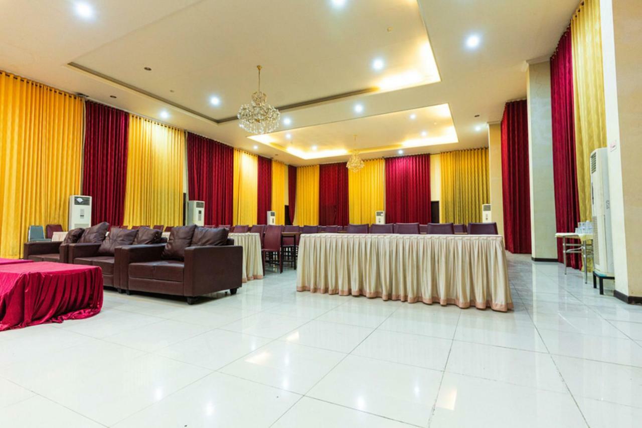 Agraha Andalas Hotel Makassar Kültér fotó